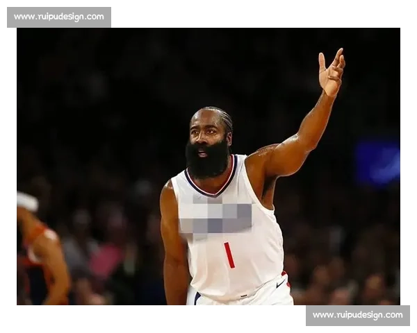 热火与快船激战中国赛 双方球星对决掀起激情赛季新高潮